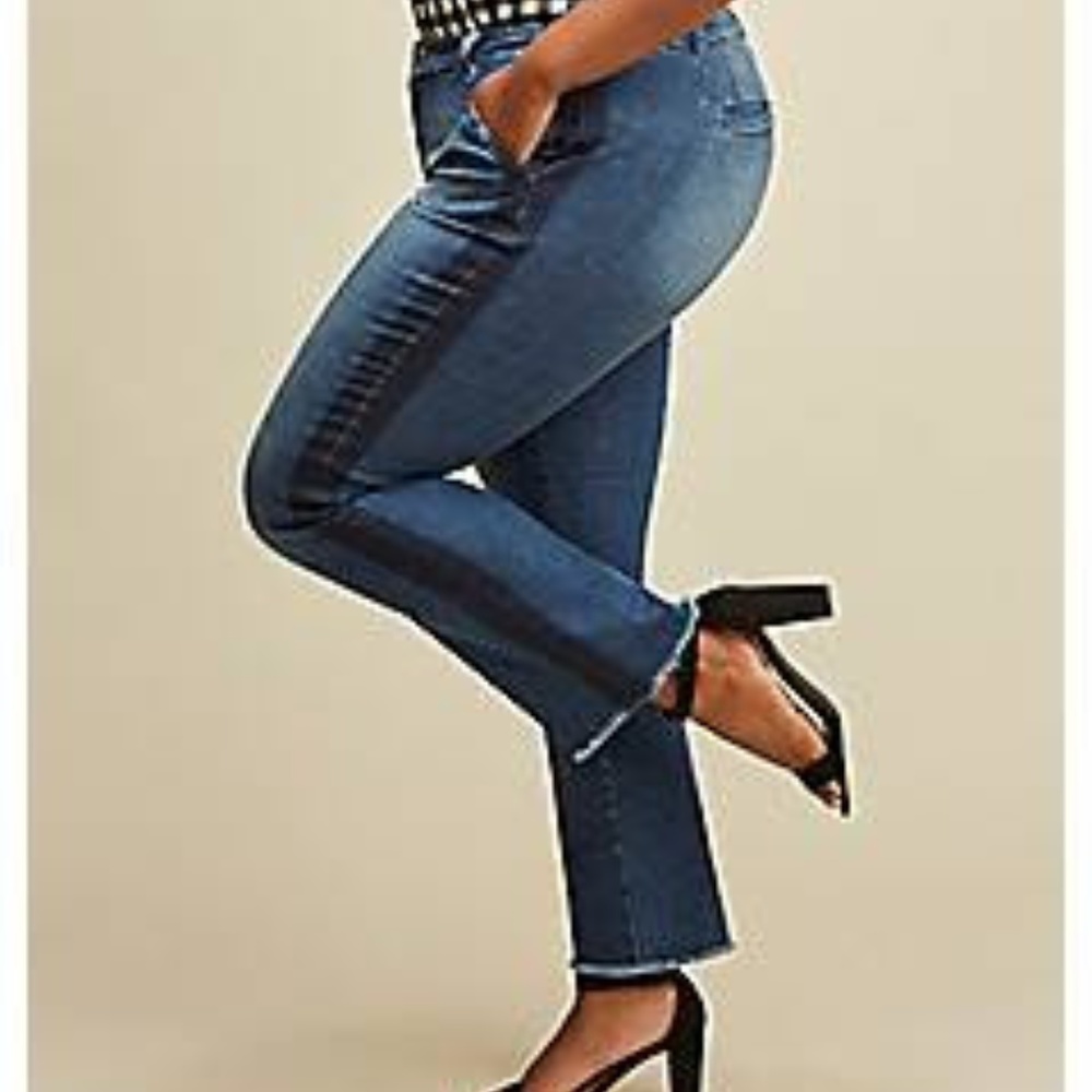 LANE BRYANT Sz 28 Black stripe Kick Flare Jean